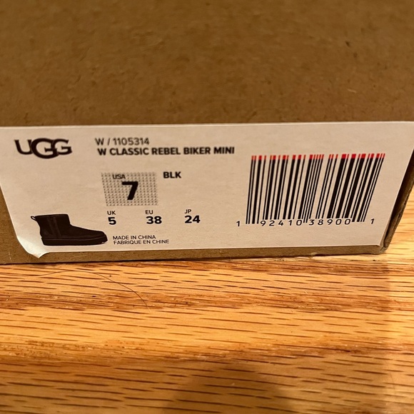 UGG Black Classic Rebel Biker Mini, Size 7 NEW - Picture 6 of 6